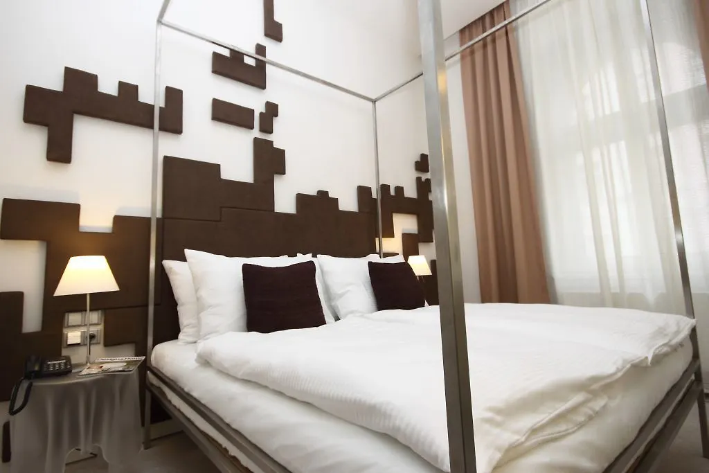 Pure White Hotel Prague