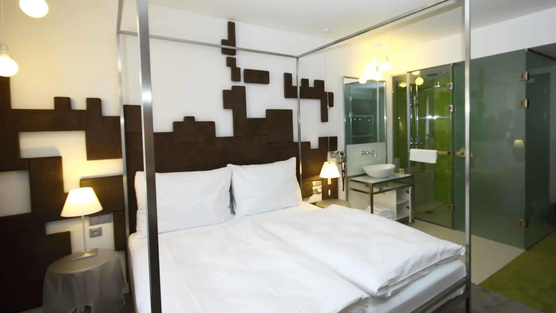 Pure White Hotel Prague