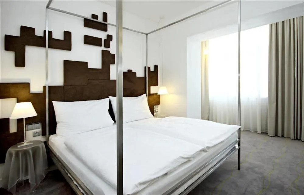 Pure White Hotel Prague