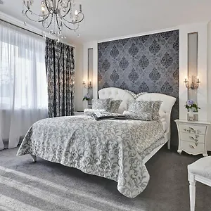 Отель Wellness & Boutique Pod Lipkami, Прага