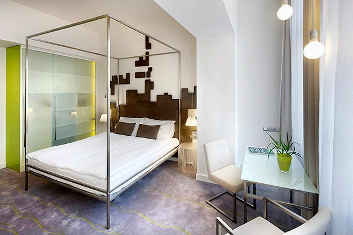 Pure White Hotell Prag