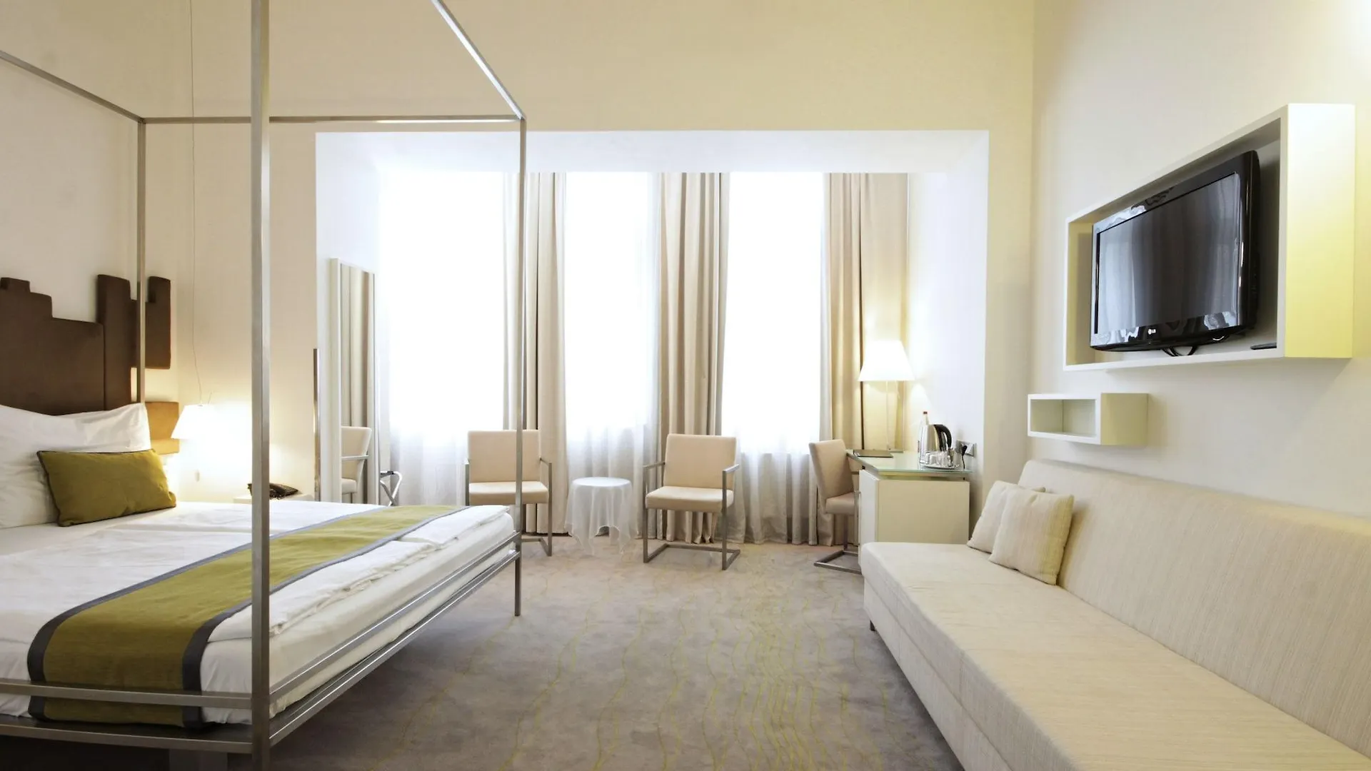 Pure White Hotell Prag