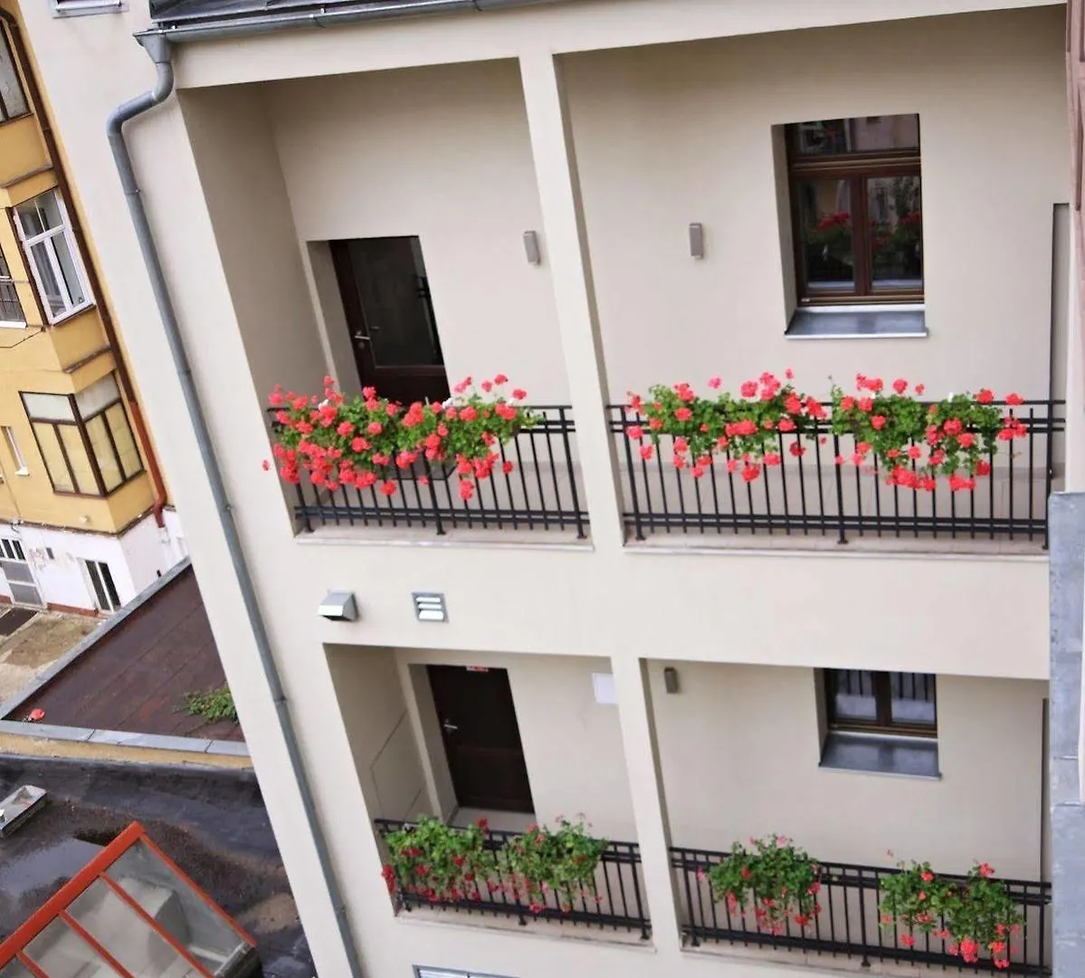 Pure White Hotell Prag
